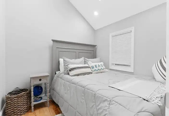 264 N End Blvd #2A — Photo 15