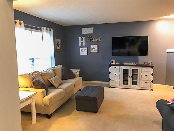 2nd image of 74 Nicole Dr
