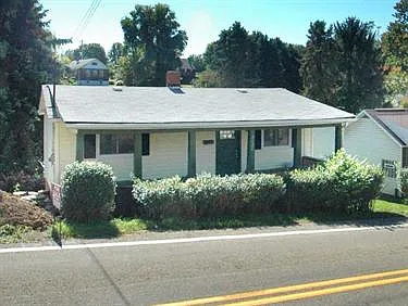2626 Reiter Rd photo 1