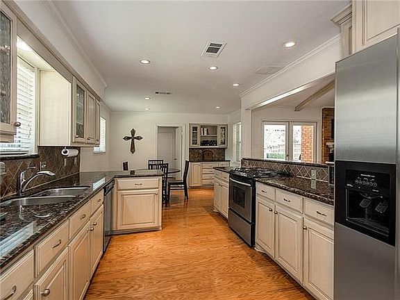 5th image of 4417 Nashwood Ln