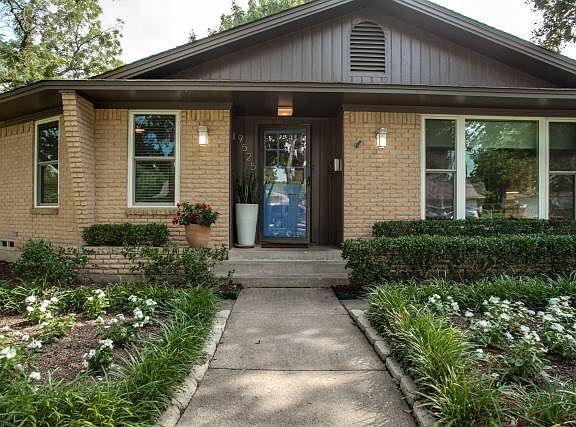 2nd image of 9525 Larchwood Dr