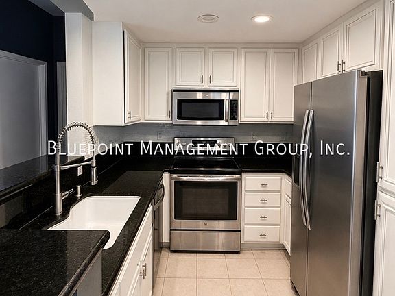 2nd image of 2150 Camino De La Reina Unit 4106