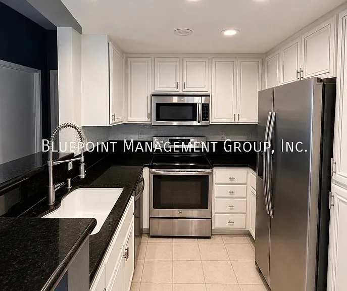2150 Camino De La Reina #4106 — Photo 2
