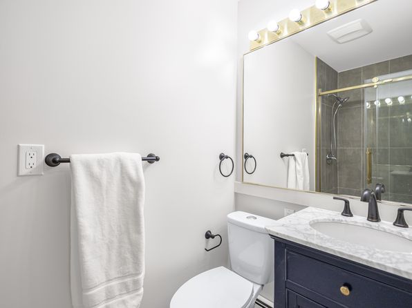 5 bedroom rental in Surrey — photo 16