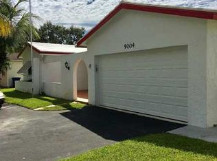 9004 SW 55th St, Cooper City, FL 33328