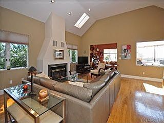 1st image of 204 Laurelton Blvd