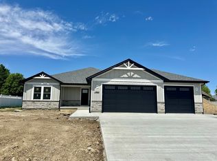1007 Hummingbird Ln, Peotone, IL 60468