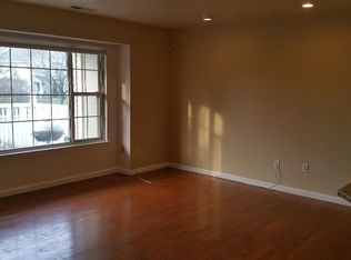 107 Oliphant Ln, Mount Laurel, NJ 08054
