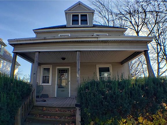 3rd image of 107 W Main St