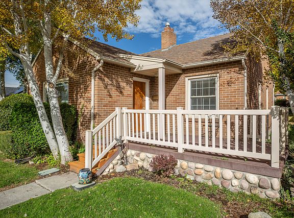 3rd image of 1363 E Zenith Ave
