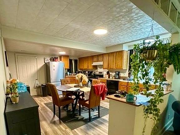 4th image of 194 Old Latham Rd