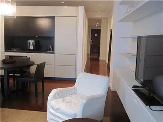 Rented by R New York | media 99