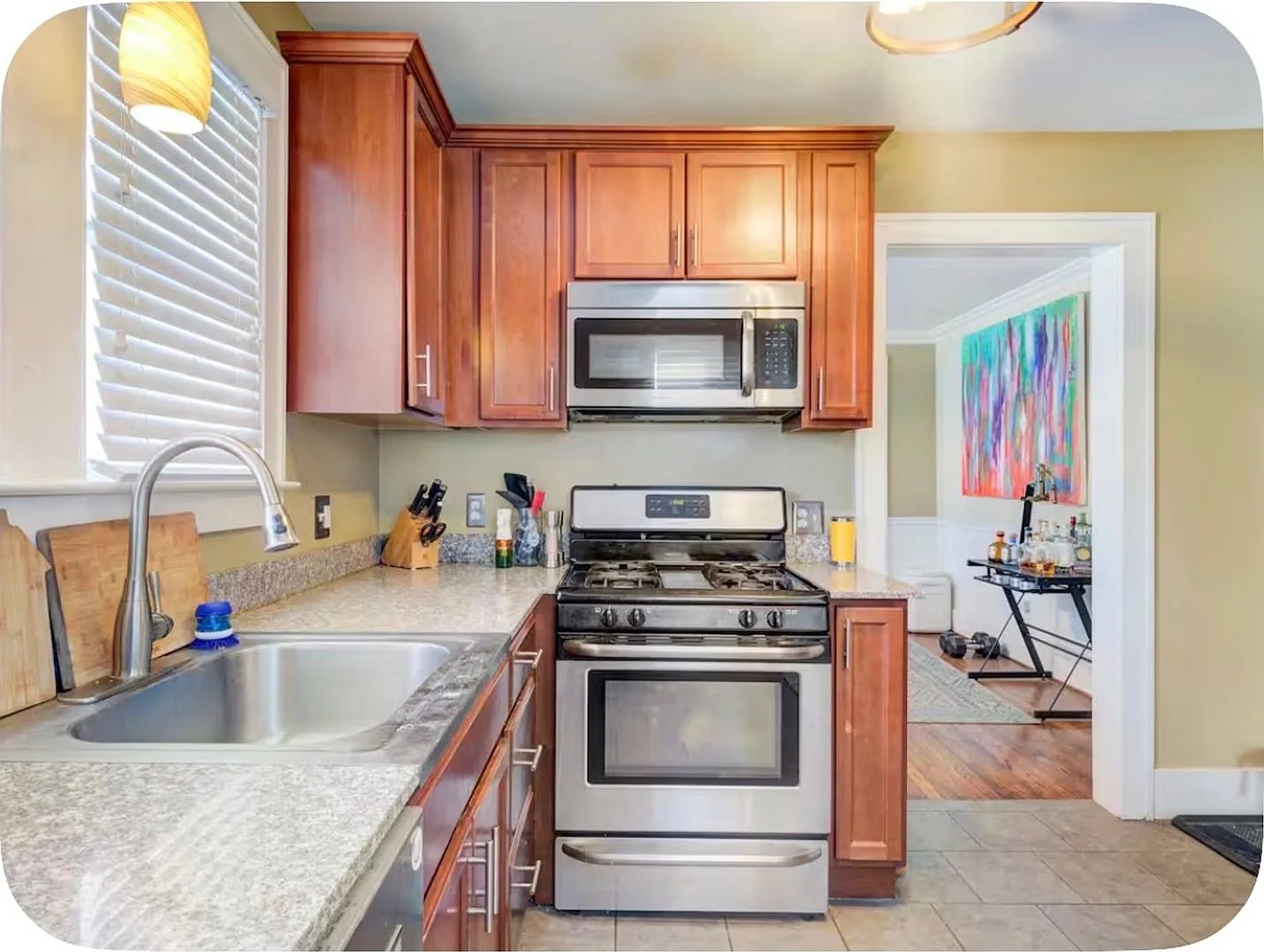 Charming 3BR House in Royal Oak — Photo 3