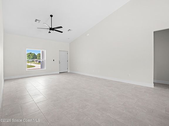 5th image of 1542 Trojan St SE