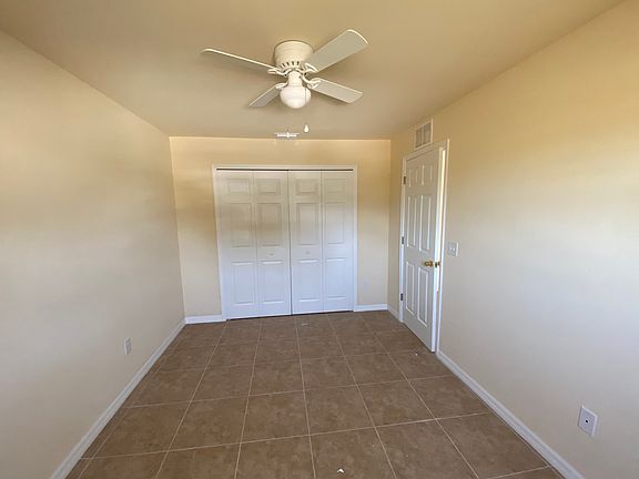4th image of 1037 SE 12th St
