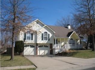 504 SE Ashton Dr, Lees Summit, MO 64063
