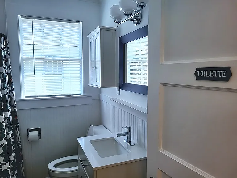 1819 Hale St — Photo 15