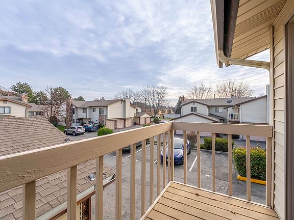 5th image of 560 Spengler St Unit M