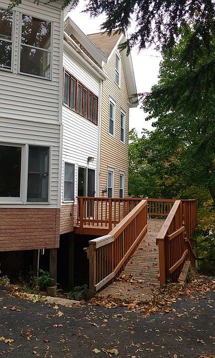 2nd image of 185 Woodland Ave #3