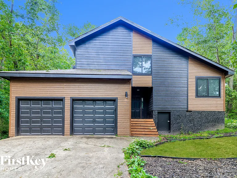 2668 Royal Oak Ct — Photo 1