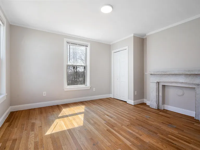 16 Hawthorne St #1 — Photo 9