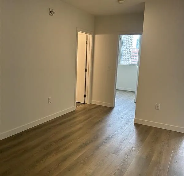 825 8th Ave SW — Photo 28