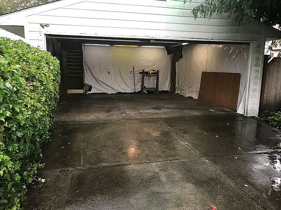 2 car garage 