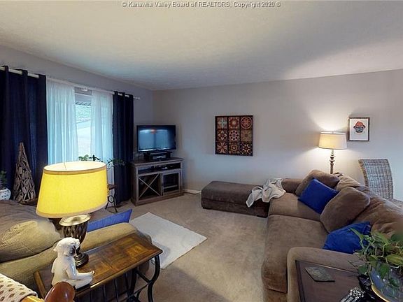 3rd image of 1406 Lyndale Dr