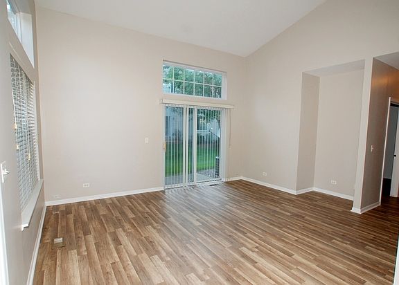 3rd image of 182 Southwicke Dr Unit A