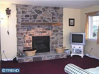 2nd image of 190 Hillside Cir