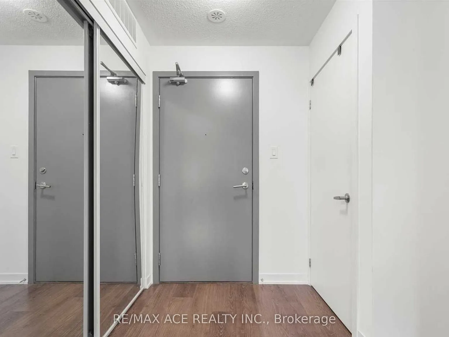2 bed, $2,125 — Photo 3