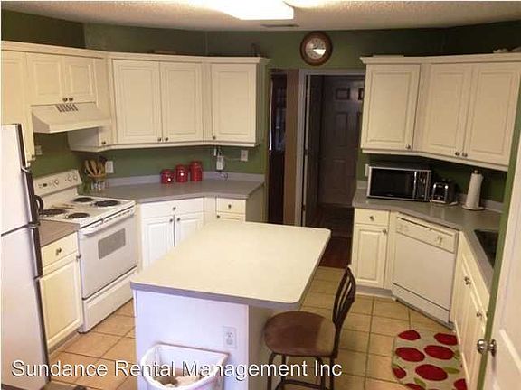 3rd image of 8195 Country Bay Blvd