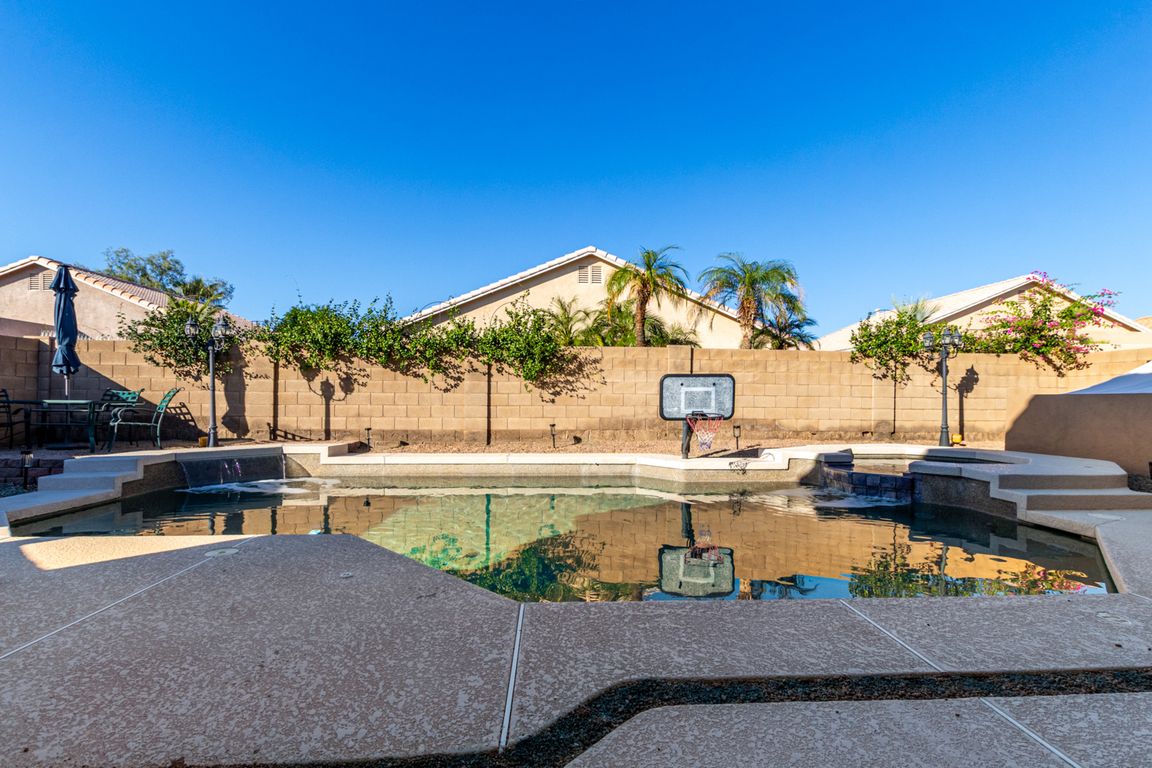 next background image