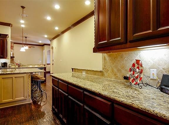 3rd image of 3832 Bur Oak Dr