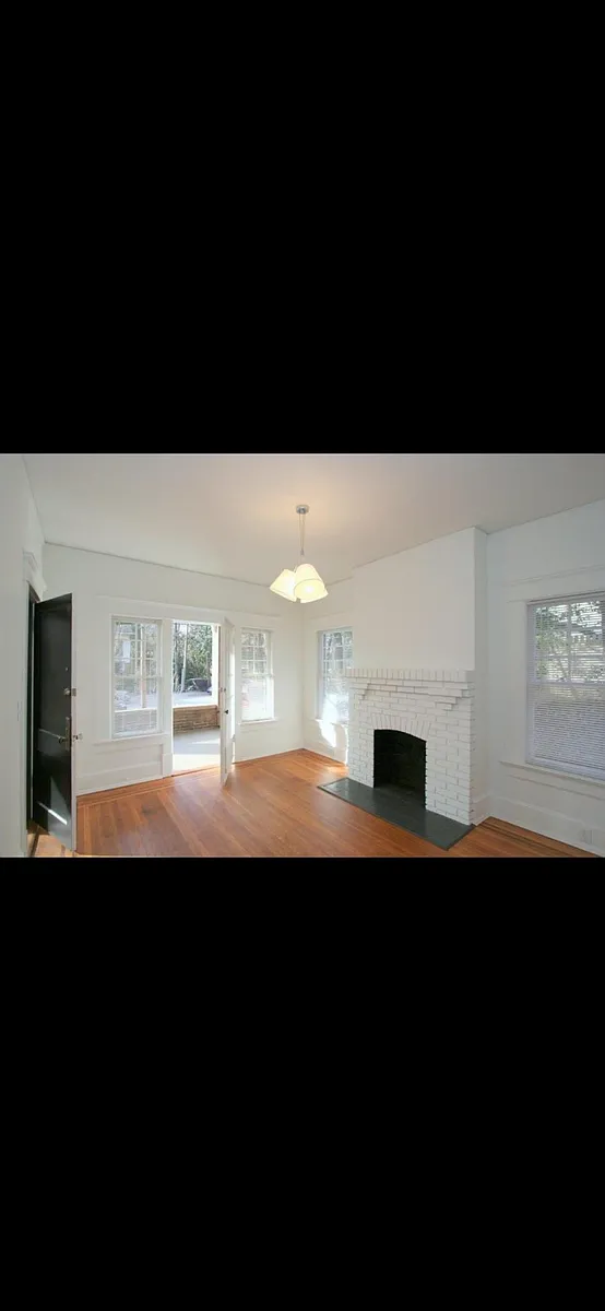 Building Photo - 314 4th St NE