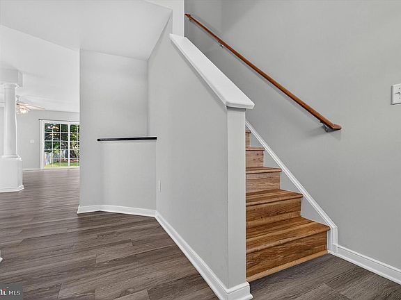 5th image of 427 Palmer St