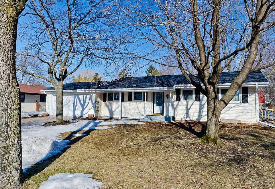 1st image of 2578 Irene St