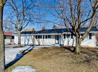 2578 Irene St, Roseville, MN 55113