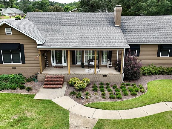 2nd image of 806 Roy Ct