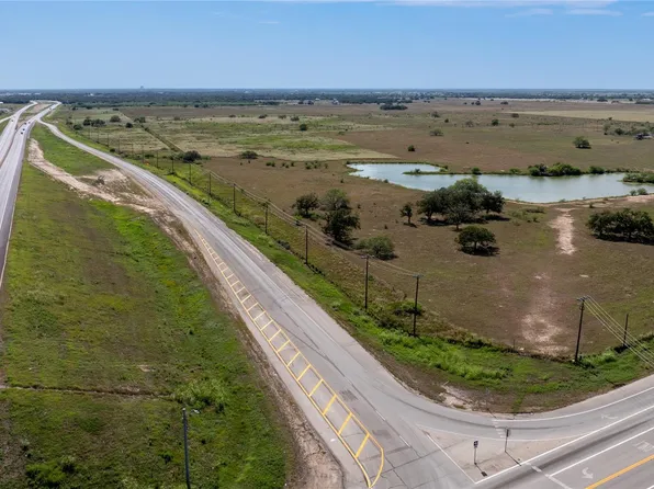 18804 NW Zac Lentz Pkwy, Victoria, TX 77905