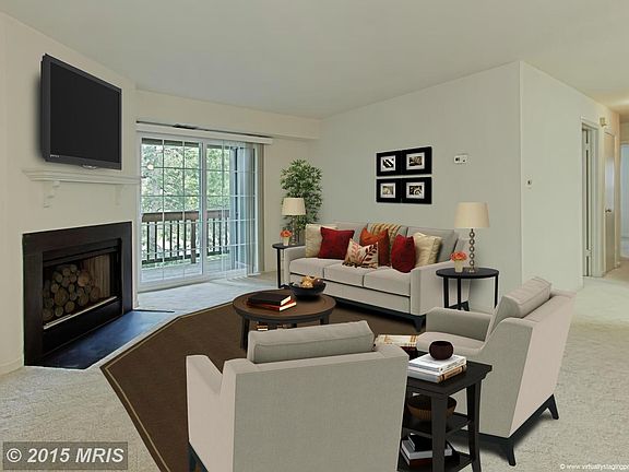 3rd image of 6919 Victoria Dr Unit G