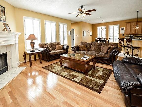 3rd image of 3628 Brewster Dr