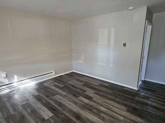 4th image of 5614 Oliver Ave