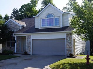 8679 Primrose Ln, Macedonia, OH 44056