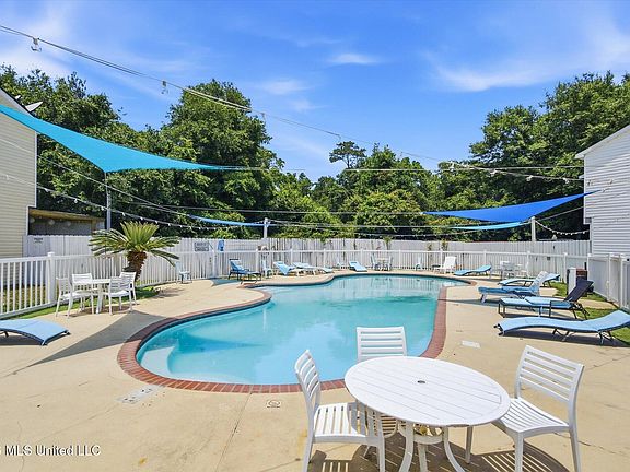 5th image of 1283 Century Oaks Dr APT B