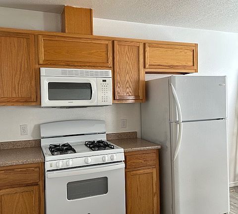 3rd image of 4113 Atrisco Dr NW #B-2