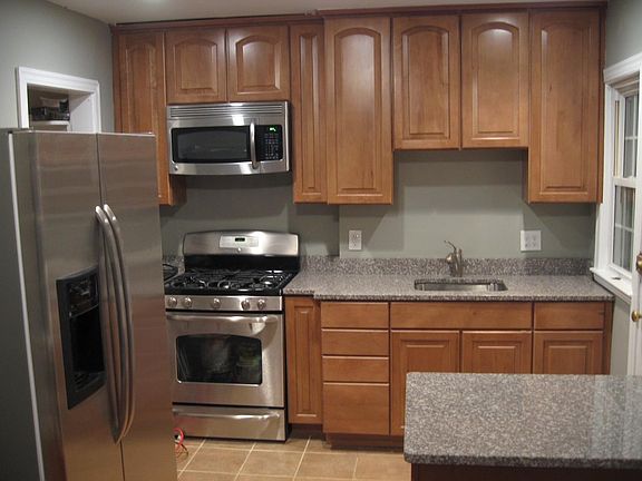 2nd image of 2717 S Veitch St