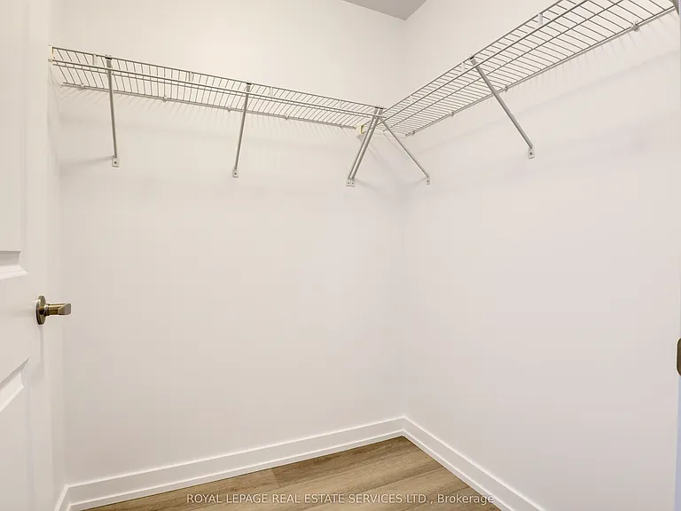 460 Dundas St E #1102 — Photo 23