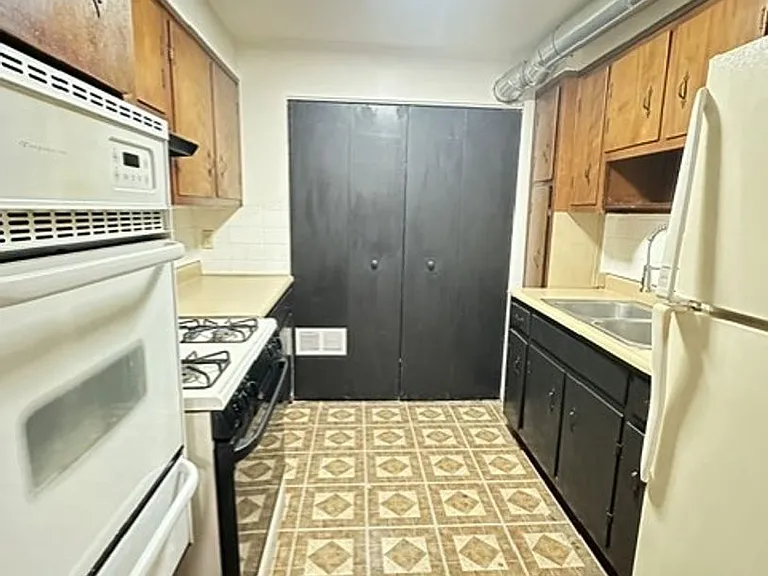 19970 Euclid Ave #5 — Photo 6