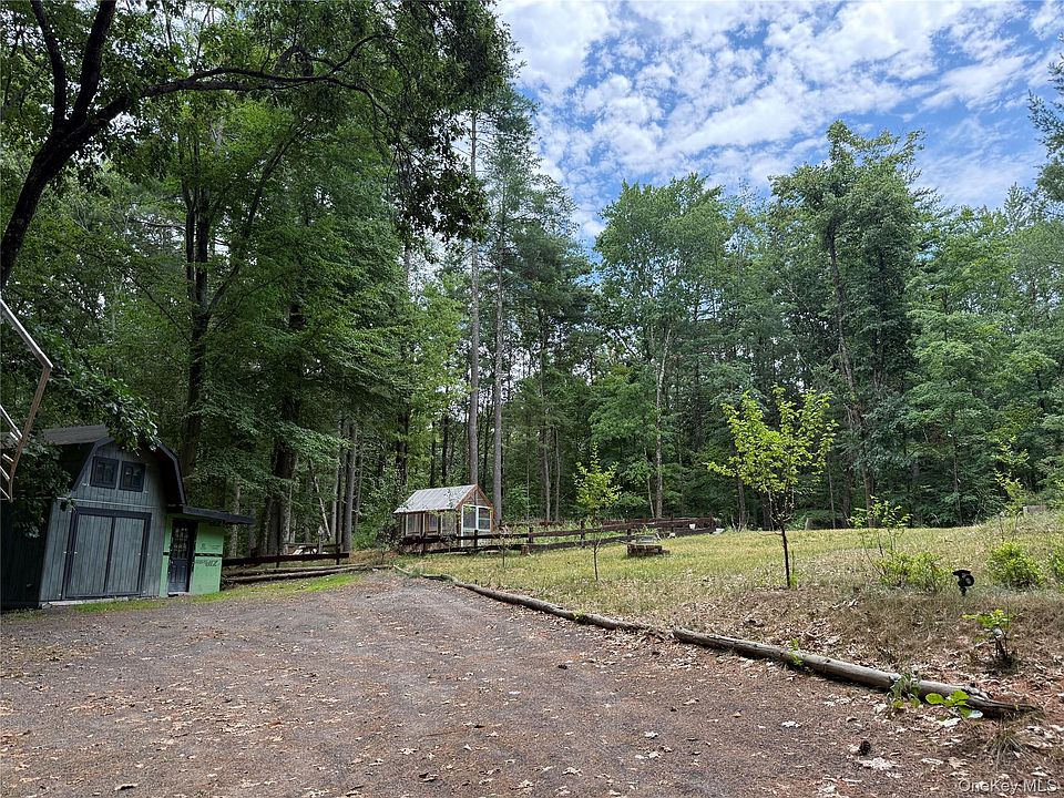 1st image of 124 Davis Road
